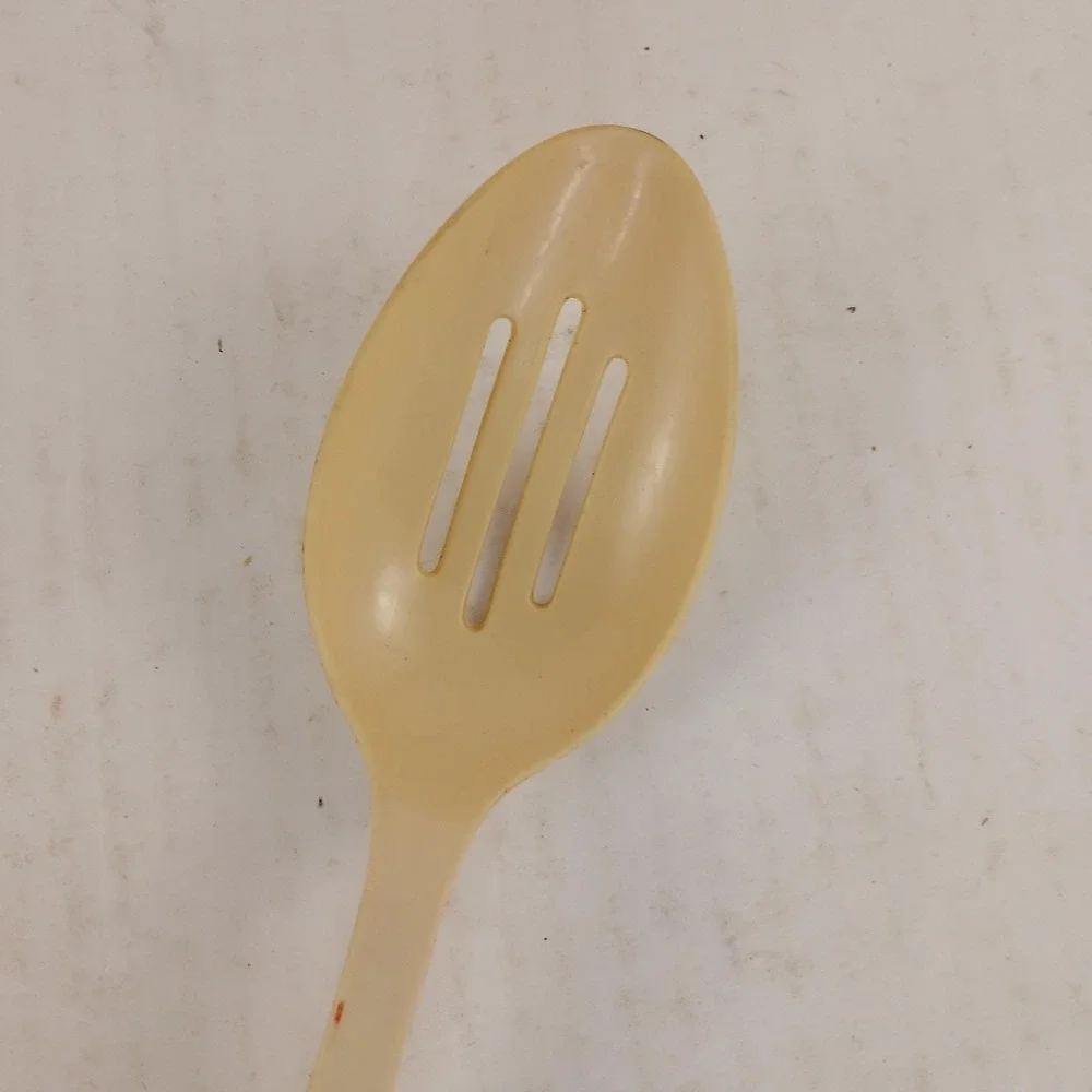 Ekco Slotted Serving Spoon Plastic Almond Tan VTG Kitchen Utensil US